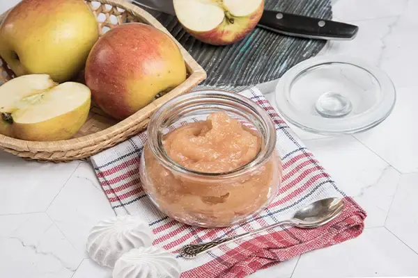 Compote de fruits meringuée