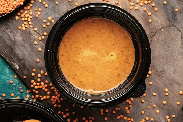 Creme de lentilles corail aux pétales de St Jacques